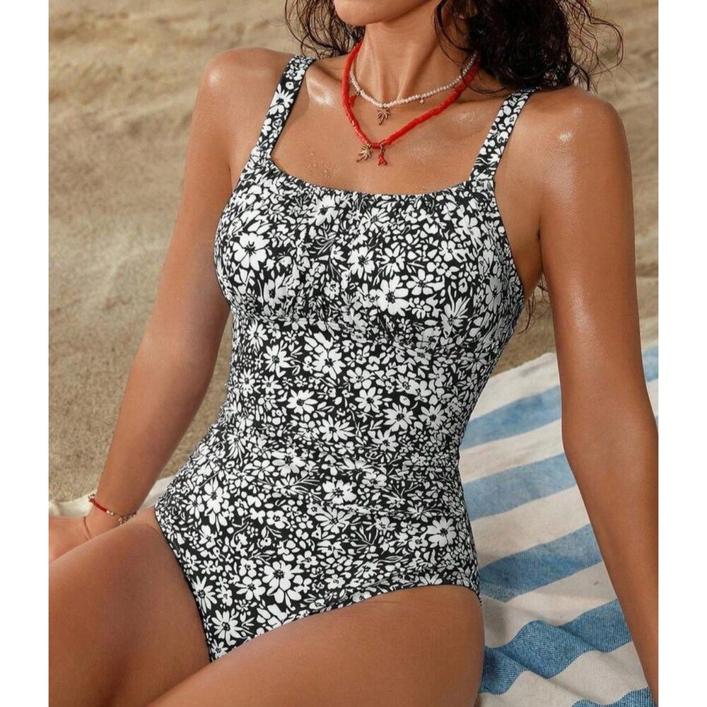 NWOT Pink Victoria's Secret Size XXL One Piece Swimsuit Black White Daisy Floral